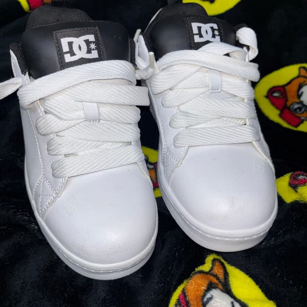 DC board shoes