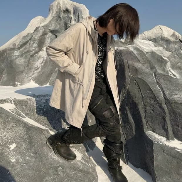 언더커버 베이지 사선 비대칭 드로스트링 면 후디코트