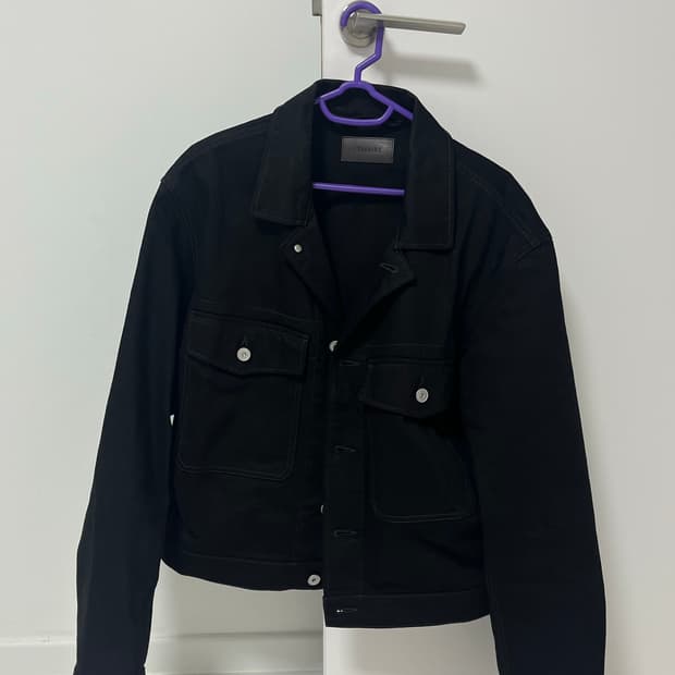 르메르 26ss 트러커 데님자켓 50사이즈 판매합니다.