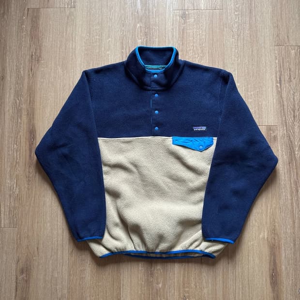 파타고니아 신칠라 스냅-T 네이비/베이지/블루
