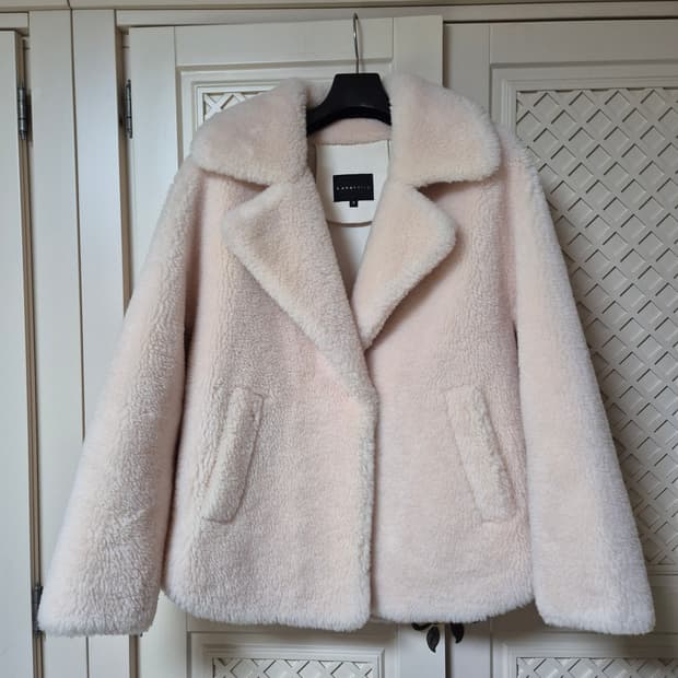 루나코어스 양모 자켓