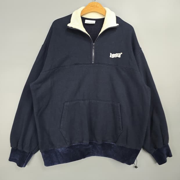 1993스튜디오(1993STUDIO) 배색 하프집업 맨투맨 FREE