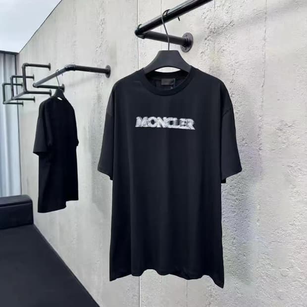 몽클 캐쥬얼 반팔티