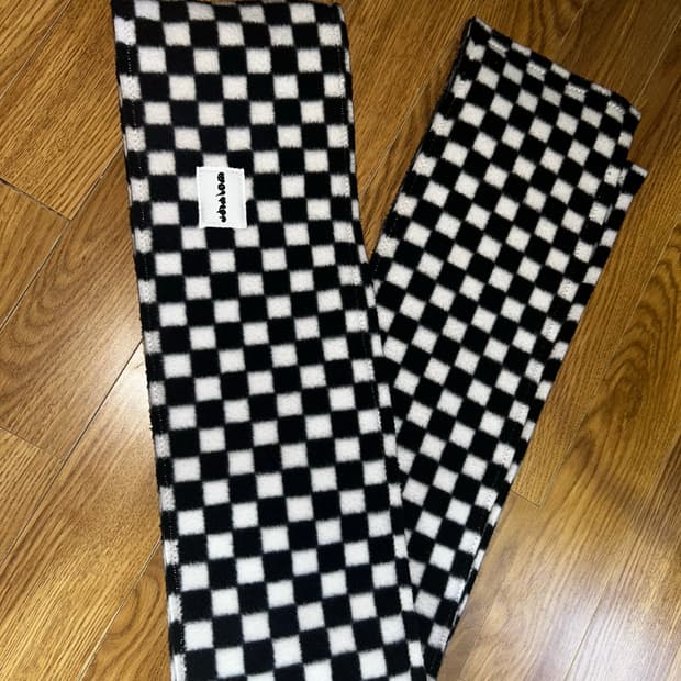 체커보드 목도리