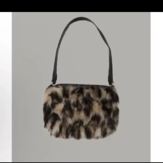 오도어 메이드 퍼 가방