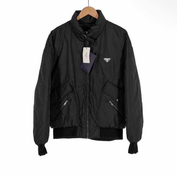 [M] 프라다 남성 웨이트 삼각로고 리나일론 다운 봄버 패딩 자켓 블랙