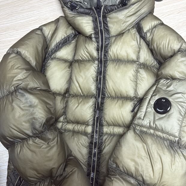 cp컴퍼니 dd쉘 패딩 