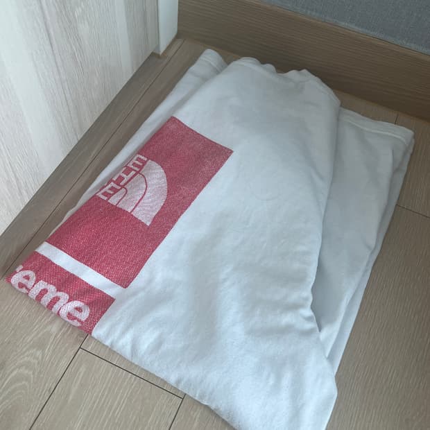 슈프림 노스페이스 화이트 반팔티