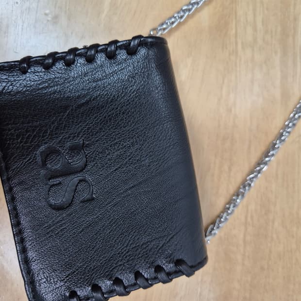 애즈온 지갑 BRYNN CHAIN WALLET