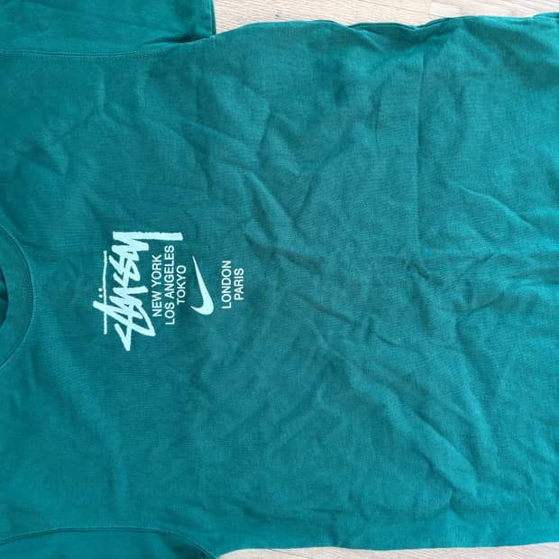 나이키 x 스투시 월드투어 티셔츠 그린 m사이즈