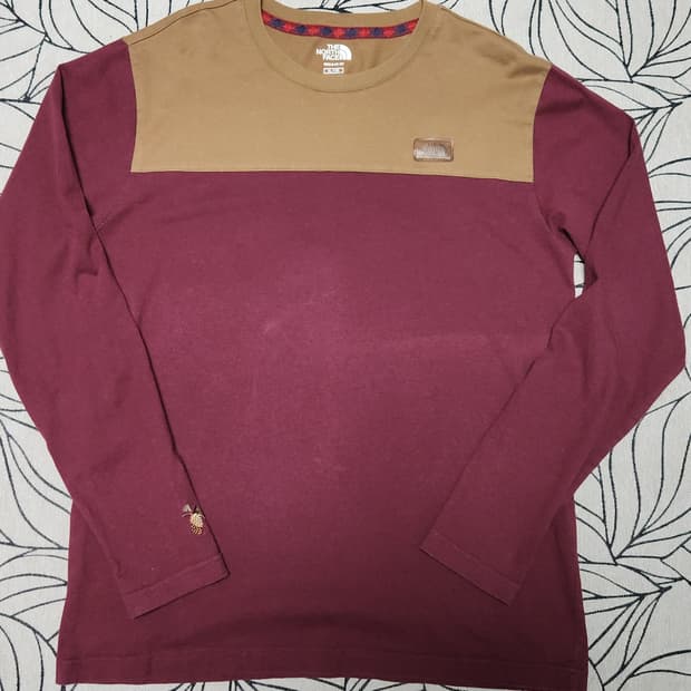 노스페이스 레더 패치 긴팔 버건디 티셔츠 100사이즈