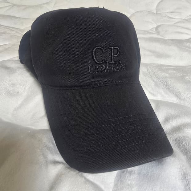 [국내정품] C.P. 컴퍼니 고글 캡 블랙 (FREE사이즈)