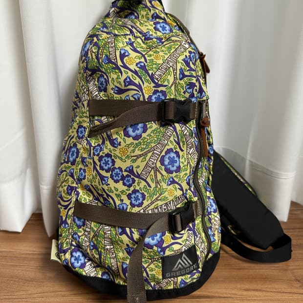 그레고리 벙갈루 패턴 슬링백 리미티드 에디션