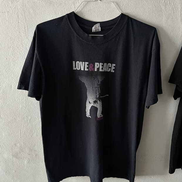 00s LOVE & PEACE Graphic T-Shirt