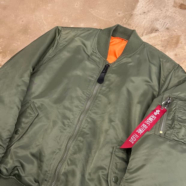 S 알파인더스트리 리버시블 MA-1 항공 자켓