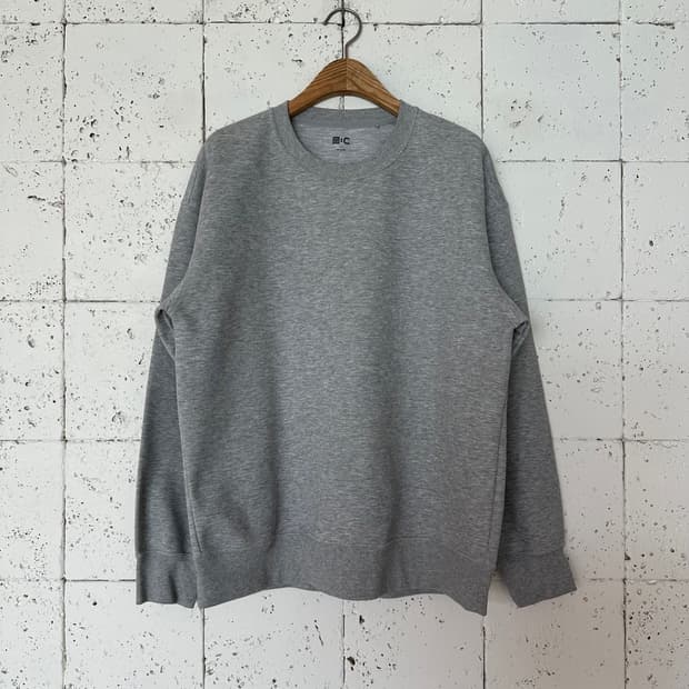 L 유니클로 C 맨투맨