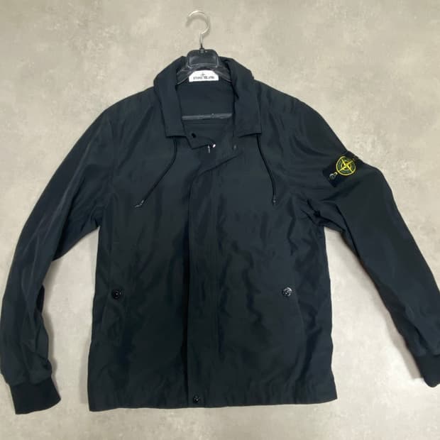 스톤아일랜드 마이크로랩스 바람막이 자켓 s