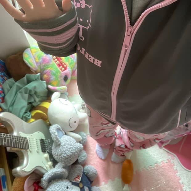 헬로키티 져지 회색 핑크 귀여워요 !!!! ∩^ω^∩