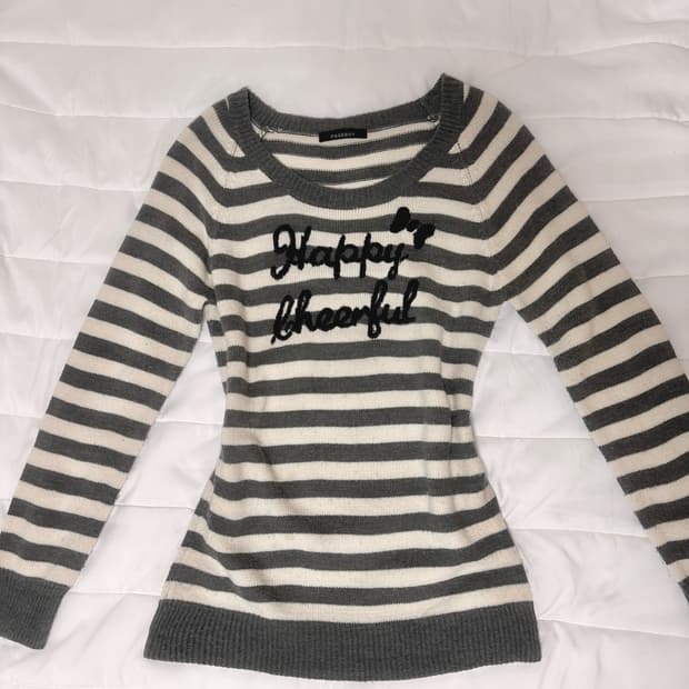 히메갸루 러블리 스트라이프 그레이 오프숄더 니트