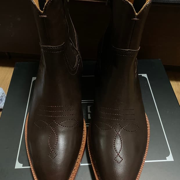 길프 Molko 45 Cuban boot in Brownskin