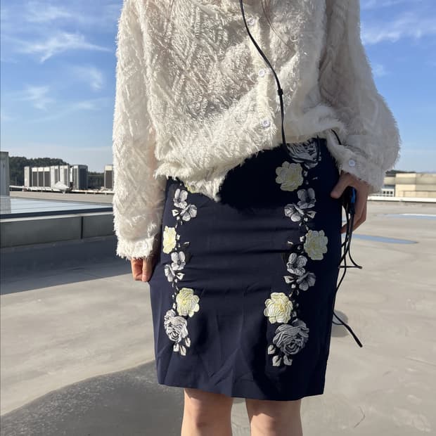 Embroidered Pattern Skirt 자수 패턴 스커트