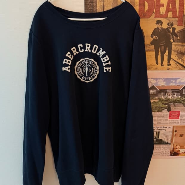 아베크롬비 긴팔 티