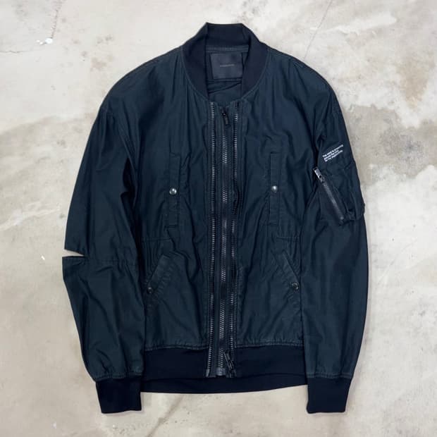 [2] SS14 UNDERCOVER ‘GODOG' Bomber