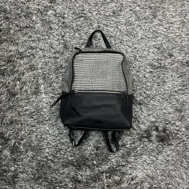 루즈앤라운지 백팩