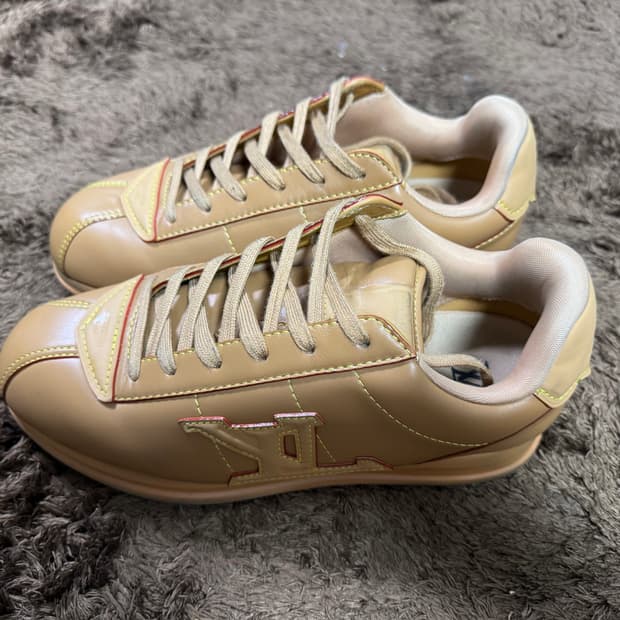 루이비통 버터소프트 베이지 판매합니다.