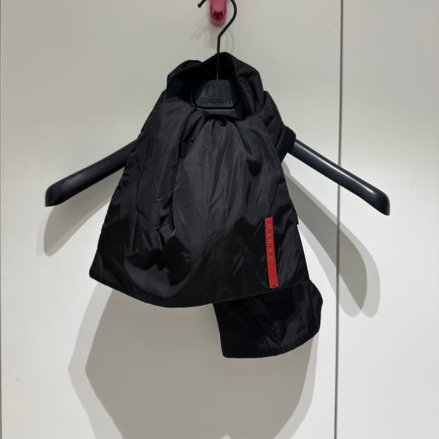 프라다 나일론/플리스 포켓 머플러