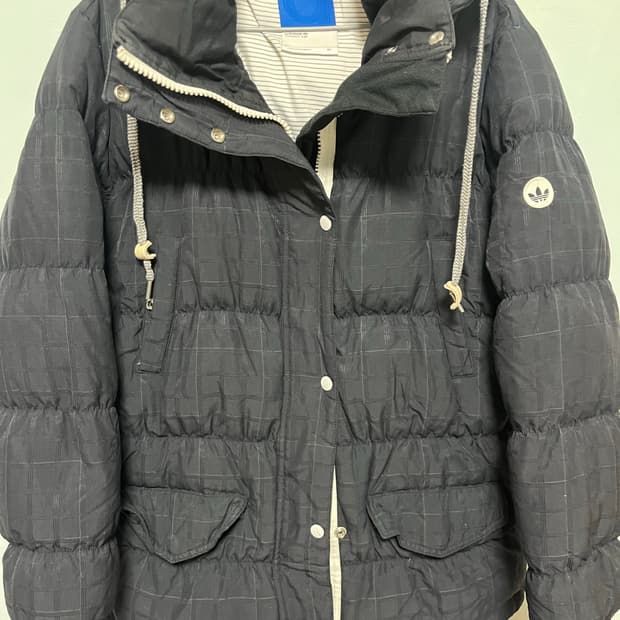 아디다스 블랙 체크  덕다운패딩 점퍼