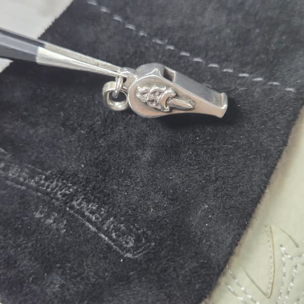 크롬하츠 대거 휘슬 팬던트