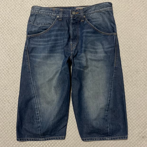 리바이스 00s 릴랙스 핏 엔지니어드 신치백 데님 쇼츠 청반바지