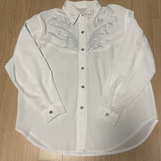 에스닉 자수 큐빅 화이트 와이셔츠