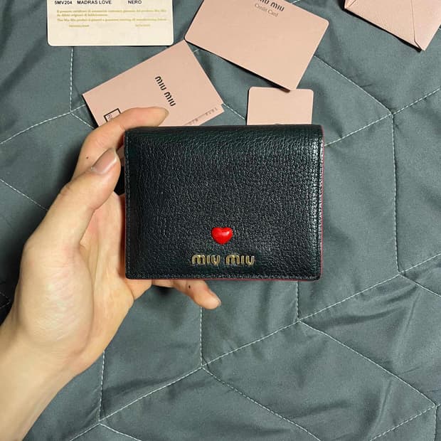 [풀구성] 미우미우 마드라스 러브 반지갑