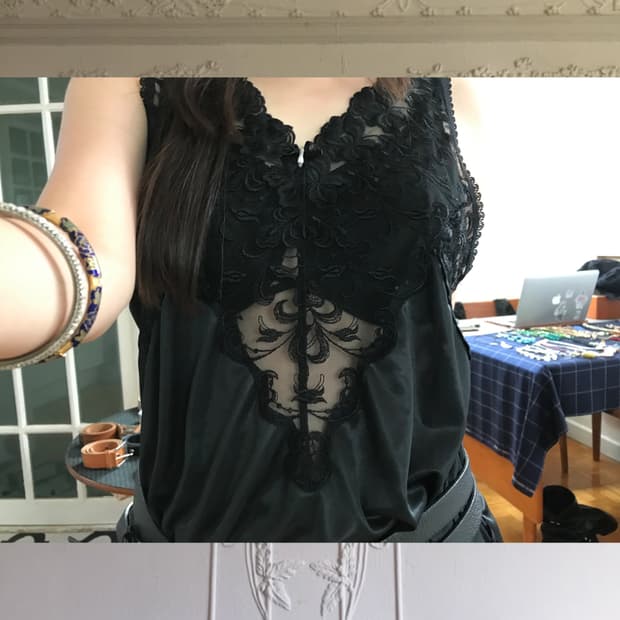 vintage lace sleeveless