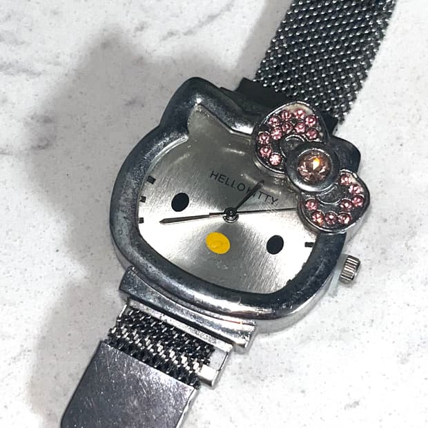 Vintage Hello Kitty Metal Cubic watch