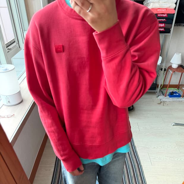 아크네 스튜디오 페이스 맨투맨