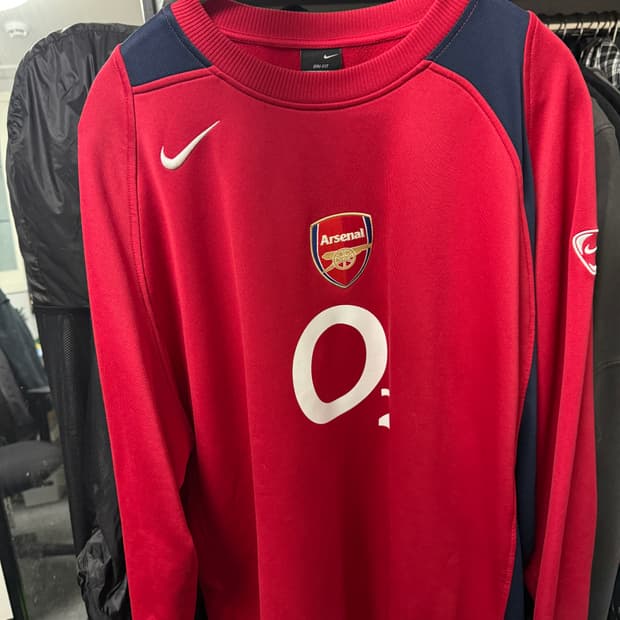 아스날 레트로 맨투맨 판매 합니다!
