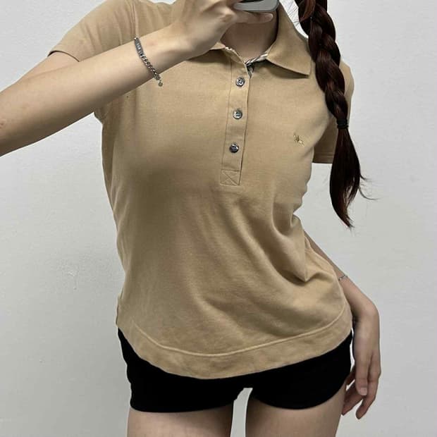 버버리 노바체크 베이지 여리핏 4버튼 걸즈 pk 반팔 카라티(M)