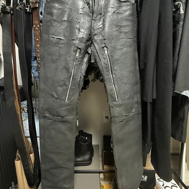 지방시 크랙클 코팅 팬츠 28사이즈 허리40cm