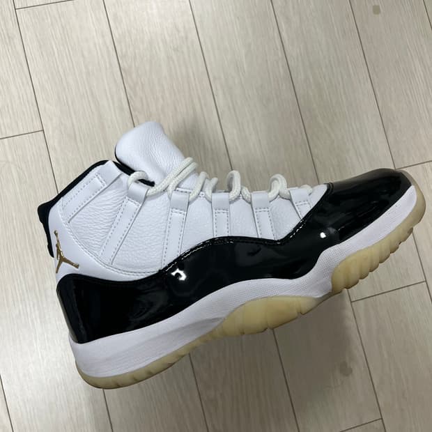 나이키 조던 11 레트로 그라티튜드 265