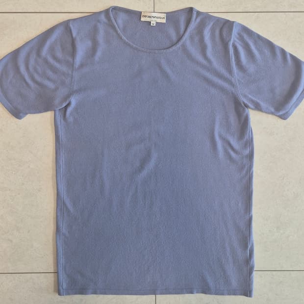 00's
Emporio Armani Knit Tee (52)