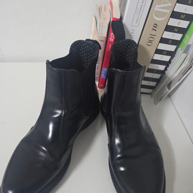 닥터마틴 플로랄 첼시부츠 블랙 UK8 EU42 상태 양호