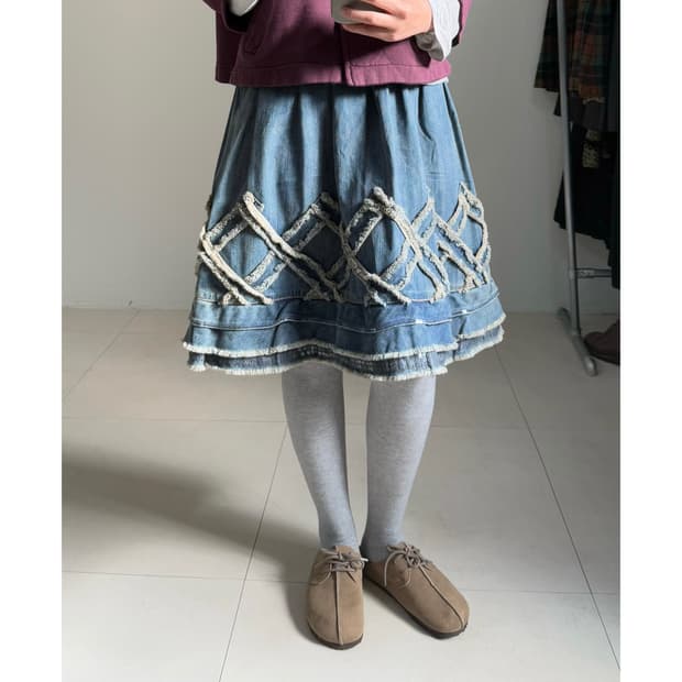 To be chic 스팽글 미디 스커트