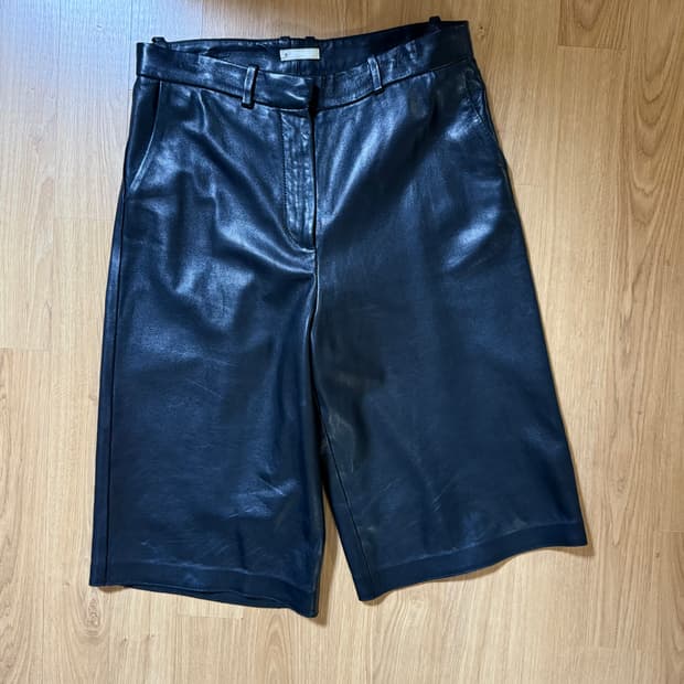 가격내림) 아르켓 Arket 리얼 가죽 반바지 38