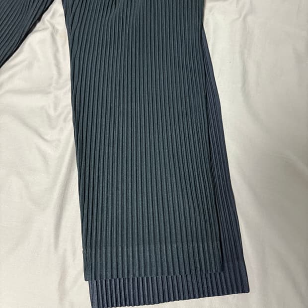 이세이미야케 옴므플리세 먼쓸리 블랙팬츠1