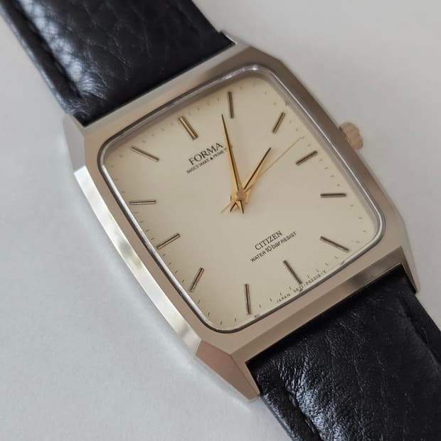 시티즌 Forma 사각 빈티지 가죽 시계