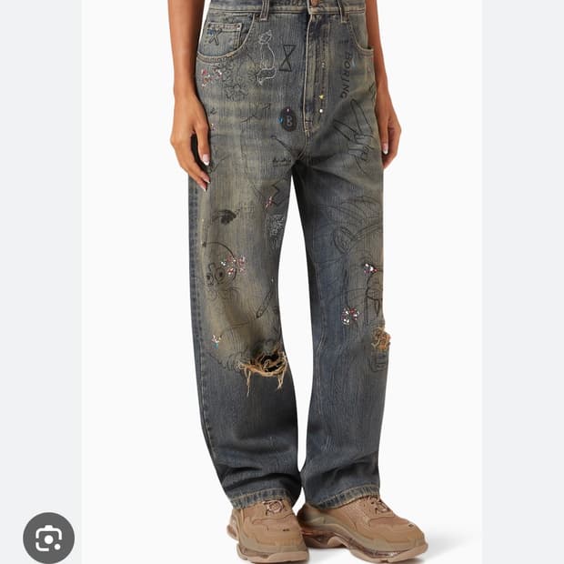 [S] 발렌시아가 ss23 디스트레스드 흑청 라인스톤 데님 배기 팬츠