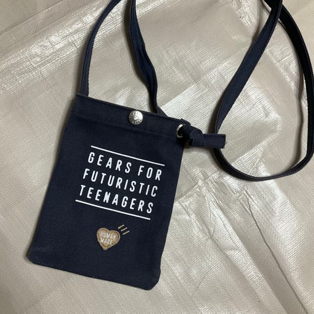 휴먼메이드 미니 숄더백 네이비